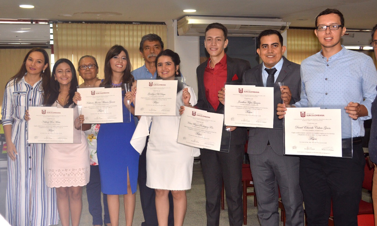 Facultad de Ciencias Exactas - Programa de Física: Natali Road, Ana Lilia Bernal, jefe de programa; Katherine Alarcón, José Miguel Cristancho, Geraldine Ule, Kevin Rodríguez Toro, Jonathan Tapia y Daniel Cedeño.